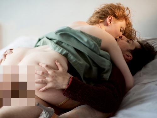 未成年不得進入！紐約品牌Eckhaus Latta找來情侶做愛拍攝最新廣告