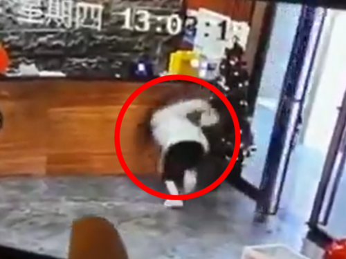 貴賓進門慘摔！店員衝上前「1姿勢」 網讚：待客之道滿分
