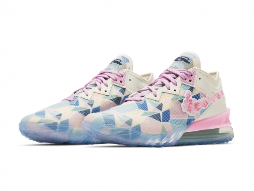 對不起了錢錢！atmos x Nike LeBron 18 Low最新聯名上架，櫻花Swoosh少女心大爆發