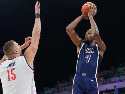 奧運籃球》哥不用熱身賽！KD上半場超狂「8投8中」　美國男籃110比84痛宰塞爾維亞