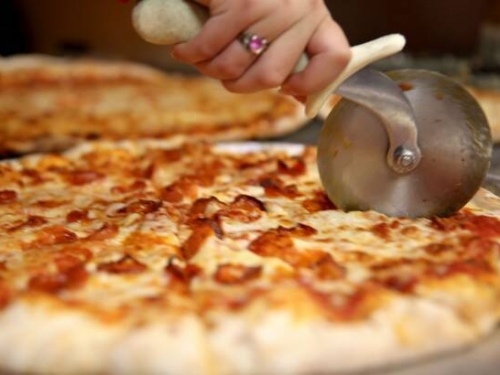 數學要好好學！沒9吋披薩換2個5吋算賺？ 他突破盲腸