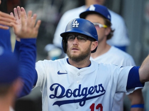 MLB》道奇208轟明星重砲傳好消息！ 主帥曝有望提前重返賽場