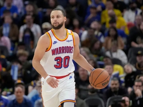 NBA》超越勝負的關懷！Curry送球衣給湖人Redick兒子　彌補火災之痛