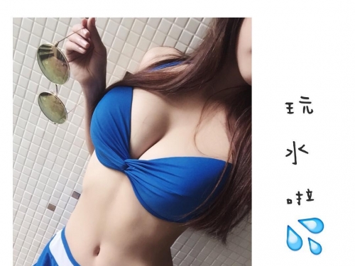 台中紅豆餅攤「正妹員工」脫衣也會爆漿！網友再次揪團衝了！