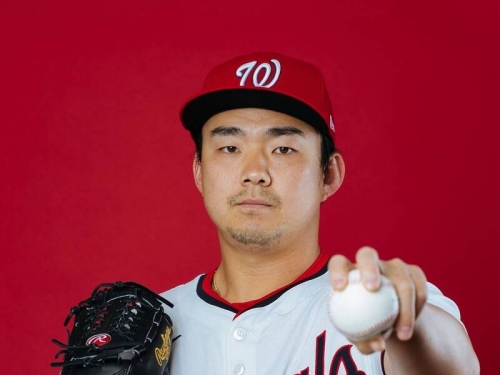 MLB》難擠進開季名單？小笠原慎之介3.2局失5分 春訓防禦率破7