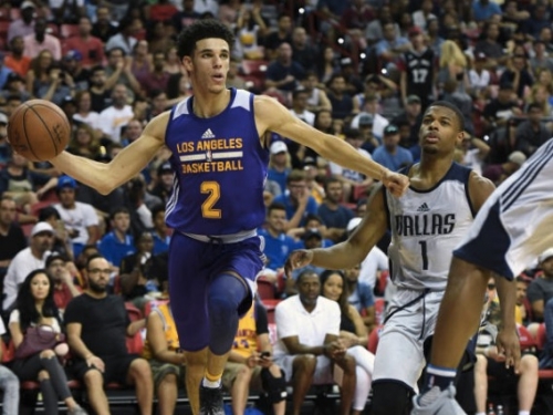 球哥換穿喬丹鞋飆雙十 世界和平：湖人最快2年能奪冠