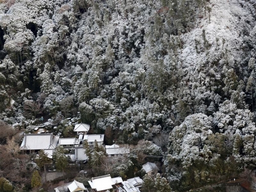 超夢幻！日本降大雪銀白一片　京都「雪金閣」美景再現