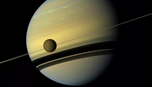 NASA科學家在土衛六大氣層中發現奇怪的氣體分子