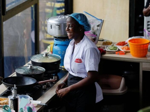 連續100小時烹飪不間斷！ 奈及利亞女廚師挑戰世界紀錄