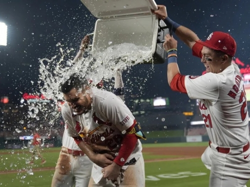 MLB》紅雀九下連選2保送續命 亞瑞納多延長賽再見滿貫退釀酒人