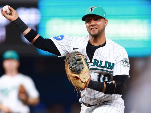 MLB》皇家補進兩名資深外野手 交易獲得前美聯打擊王