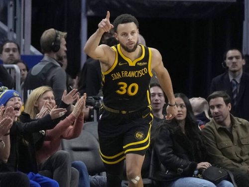 有吵有糖吃？ 庫明加解凍打好打滿 柯瑞末節發力退活塞