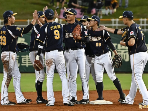 中職》兄弟對統一拿下7連勝 恰總賽後淡定