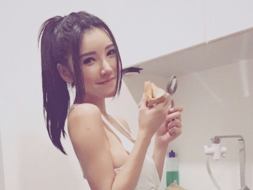 用完美身材攻佔世界各角落！「氣質正妹」反差豐滿上圍讓人好驚喜！