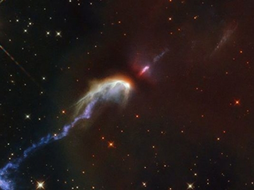 哈伯拍到罕見宇宙衝擊波