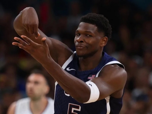 奧運籃球》桌球也懂？愛德華當啦啦隊不忘嘴砲：對決能拿分