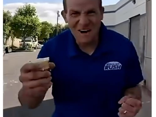 奇特金氏世界紀錄！近17公尺外扔來冰淇淋 美國男拿甜筒接住