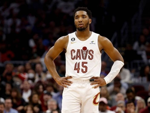 NBA季後賽》轉隊還是逃不掉 米契爾連2季都成為布朗森手下敗將