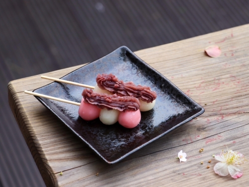 台北約會首選！臺虎居餃屋 4 月櫻花季上桌　「桜情炸蝦丼、限量桜餅」體驗日式風情！