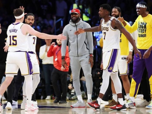 NBA》恐怖湖人來了！「鄉村曼巴」生涯新高45分 5連勝衝上西部第4