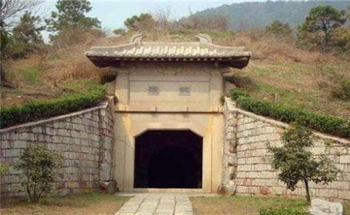 史上最囂張的盜墓賊　竟在墓磚留下這「一行字」讓專家吐血