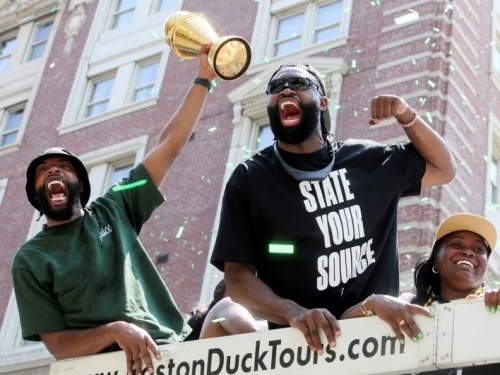 NBA》無懼媒體炒作雙探花競合關係 布朗：團隊優先大於個人