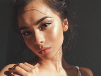 俄羅斯19歲性感長腿女模　深邃臉孔讓網友大喊戀愛了