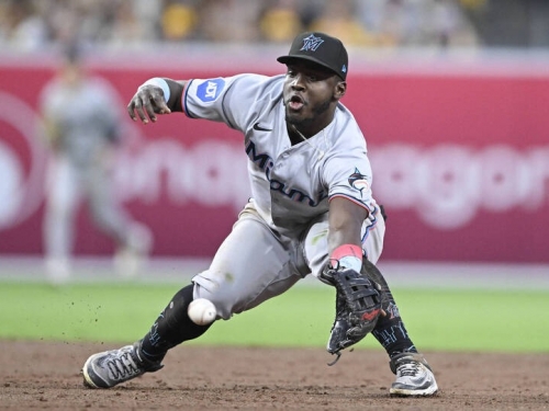 MLB》去年害張育成受傷 馬林魚菜鳥單場3失誤後哭了！