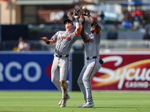 MLB》巨人二遊失誤掉球、換局時還「意見交換」 教頭不滿：無法接受