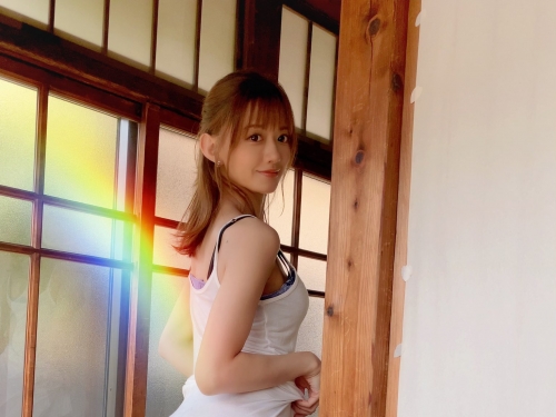 自慰被學生發現！威脅美術老師「希島愛里」強迫口內爆發！