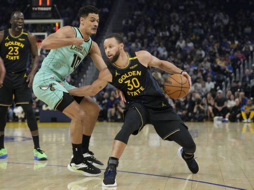 NBA》輕鬆！柯瑞只拿15分 勇士照樣痛扁黃蜂收4連勝