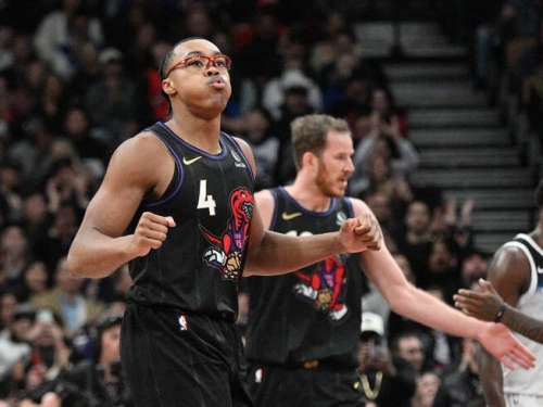 NBA》龍王「眼鏡哥」造型回歸！ 砍17分攜手巴瑞特31分力退灰狼