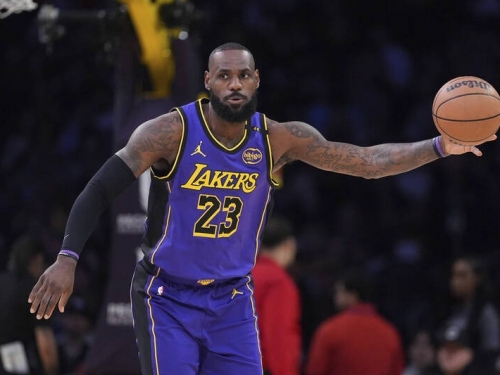 NBA》40歲詹姆斯生涯563場30＋成史上第1 湖人痛宰老鷹