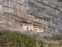 8棟遺世而獨立的建築，簡直是懸疑小說裡的場景！