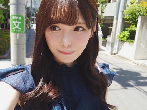 自拍之神！AV界「最強美腿」橋本有菜又來了　這次帶來最私密的瞬間