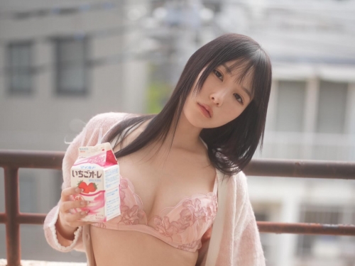 甜美可愛的小姪女終於熟了！變態叔父下藥睡姦「香水純」強行中出開發