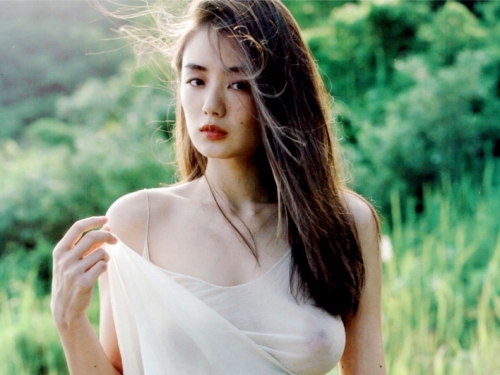 百大最強美乳片山萌美寫真書搞乳首解禁!?