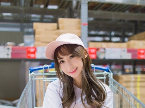 清新女友款！正妹麻豆「小寵」無辜大眼清純感，讓人想臉愛....