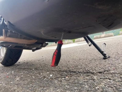 騎車油箱突爆！他見凶器傻眼 釣出一票苦主：你算幸運的