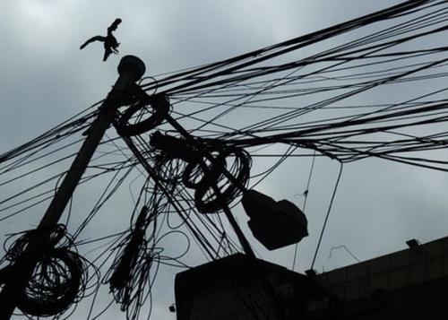世界“缺電”第一國：3億人無電可用，45度高溫下窮人如何生活？