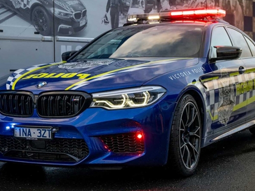 歹徒瑟瑟發抖......澳洲警隊最速警車來也—— BMW M5 Competition！
