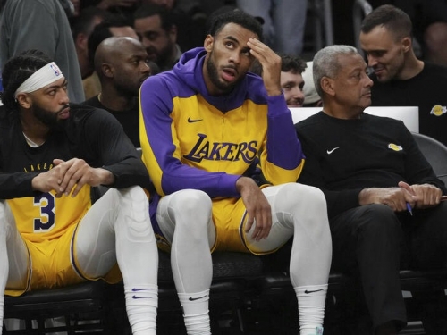 NBA》慘敗熱火41分 湖人教練認為球隊不夠團結、詹皇也認同