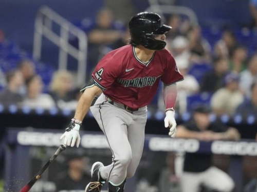 MLB》台美混血球星開轟外加美技守備！響尾蛇擊敗馬林魚收2連勝