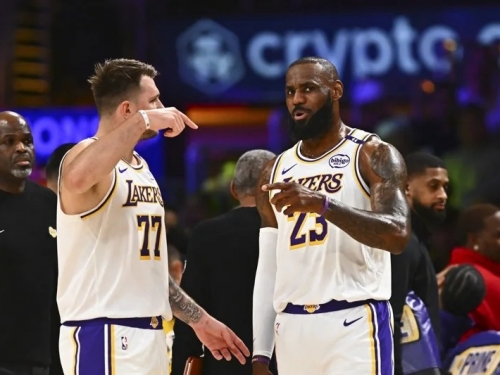 NBA》點名唐西奇與詹姆斯默契是關鍵 湖人助教：整體陣容大升級