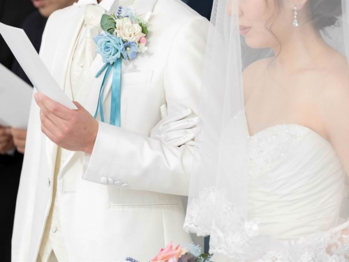 沒一個能打！伴郎團劃拳對戰新娘全滅 女方無奈放水：不然嫁不掉