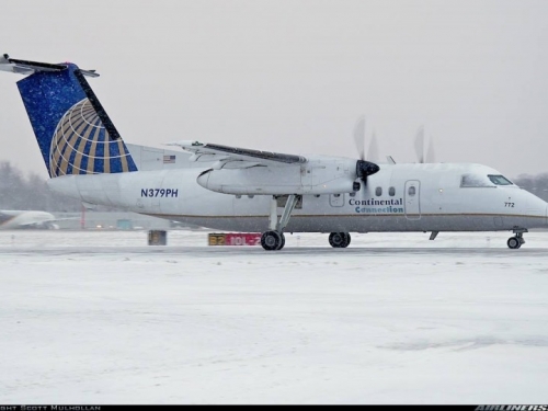 瘋了！乘客搭機打空服員 再使出「猛牛衝撞」撞飛6航警