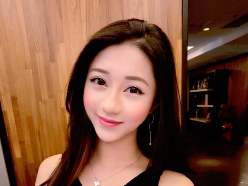 玩開了！萬里沙灘「白嫩美乳妹」直接大解放！超養眼的「害羞畫面」沒有極限…