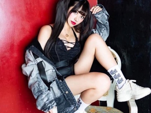 白裡透紅！　中日混血AV女優「赤井愛知華」4秒影片大秀血管乳！