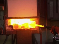 這把價值不斐的「精品菜刀」出自世界第一鐵匠之手，整個製作過程讓人大開眼界！