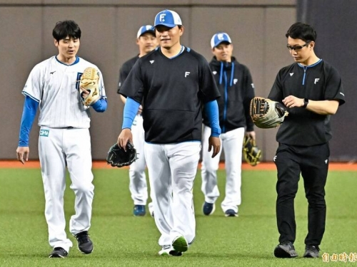 台日賽》潘威倫今罕見「換邊站」！談客座火腿隊所見所聞
